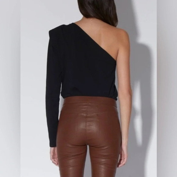 WALTER BAKER BLACK ONE-SHOULDER TOP - Picture 3 of 8